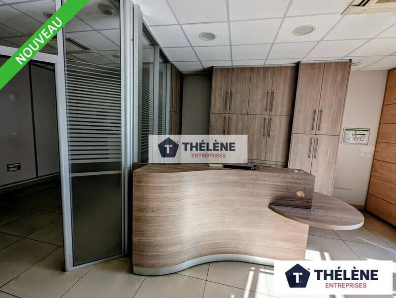 Retail in Lunel for lease - Interior Photo - Image 2 of 11