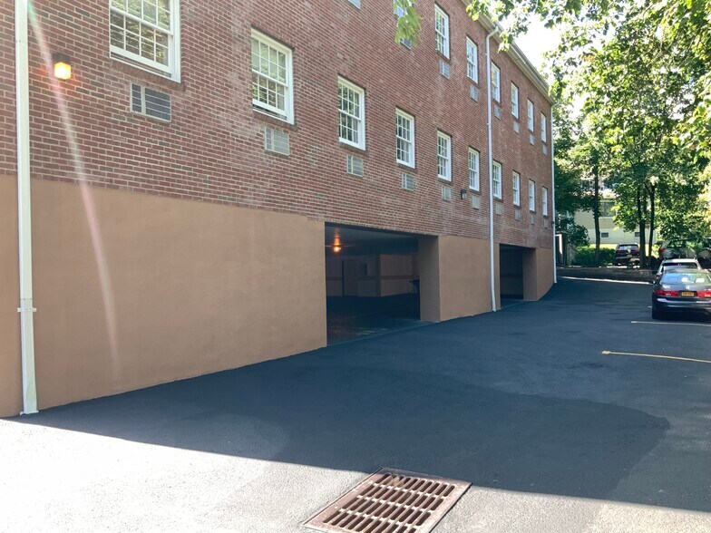 369 Ashford Ave, Dobbs Ferry, NY à louer - Photo du bâtiment - Image 2 de 9
