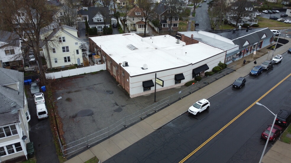 911 Belmont Ave, Springfield, MA for sale - Building Photo - Image 3 of 8