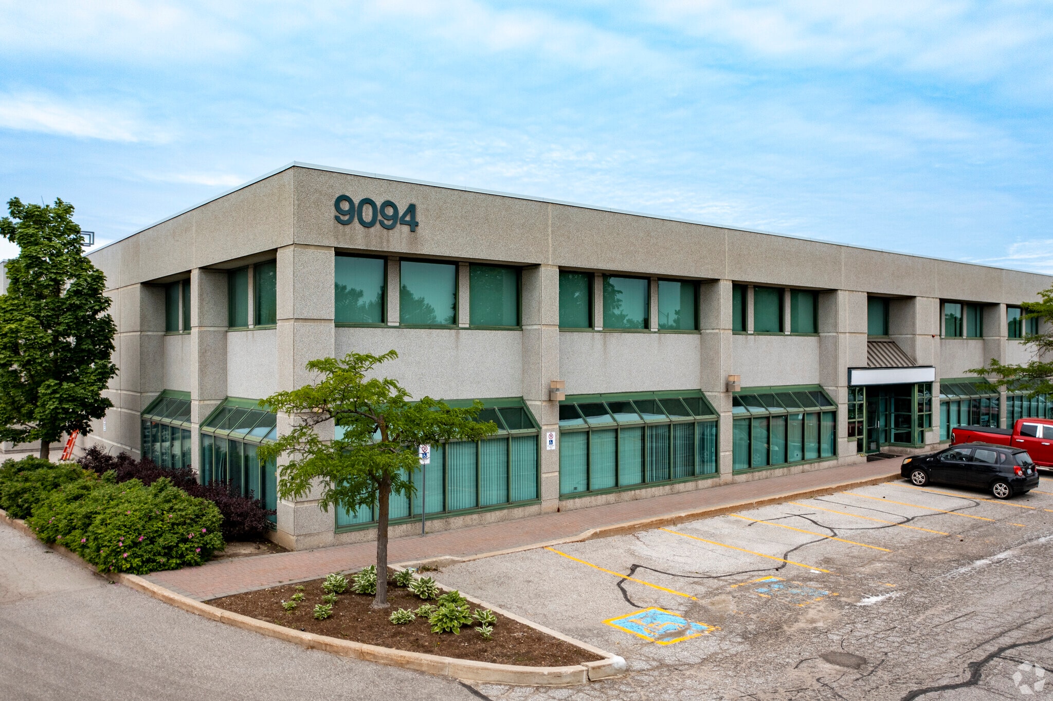9094 Leslie St, Richmond Hill, ON for lease Primary Photo- Image 1 of 3