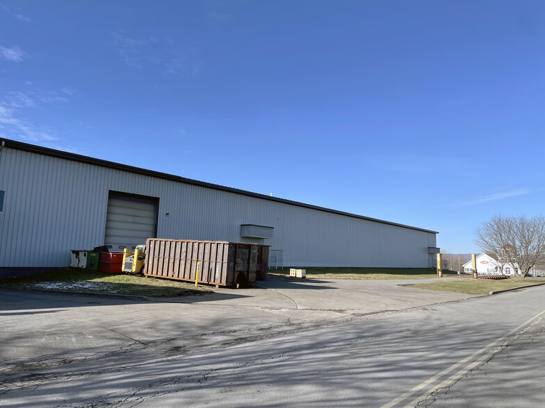 108 Business Park Dr, Frankfort, NY for lease - Building Photo - Image 3 of 11