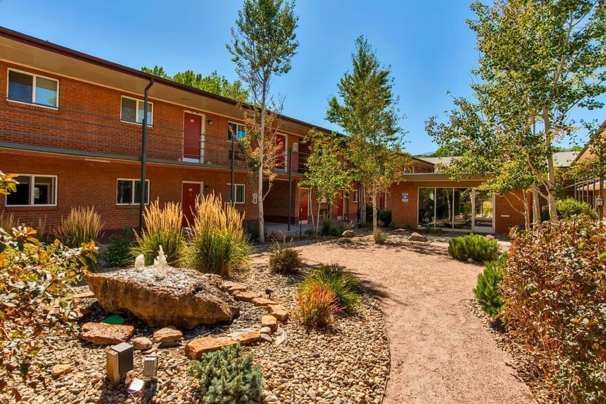 3210 N Chestnut St, Colorado Springs, CO for sale - Building Photo - Image 1 of 21