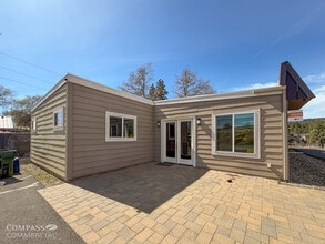 2524 NE Division St, Bend, OR for lease Interior Photo- Image 2 of 7