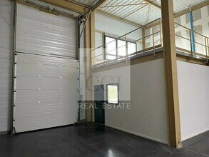 Local d'activités dans Bourgoin-Jallieu à vendre Photo intérieure- Image 2 de 14