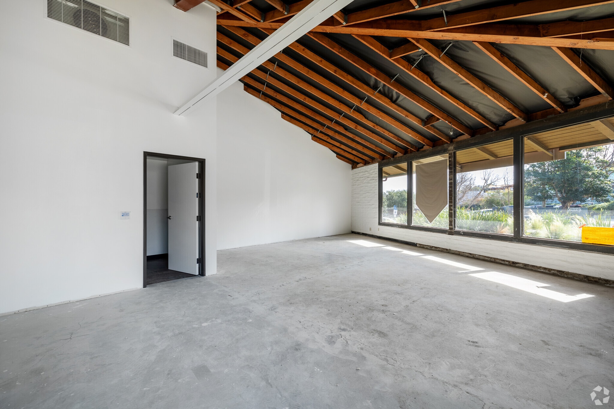 29169-29211 Heathercliff Rd, Malibu, CA for lease Interior Photo- Image 1 of 3