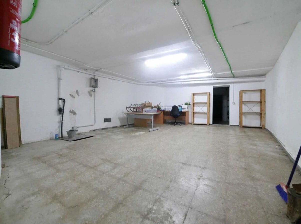 Palafrugell, GER 17200 - Unit - - - Interior Photo - Image 1 of 3