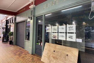 Plus de détails pour 12-16 Queens Av, Hastings - Commerce de détail à louer