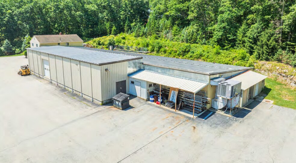 75 Oxford Ave, Dudley, MA à louer - Photo du bâtiment - Image 3 de 6