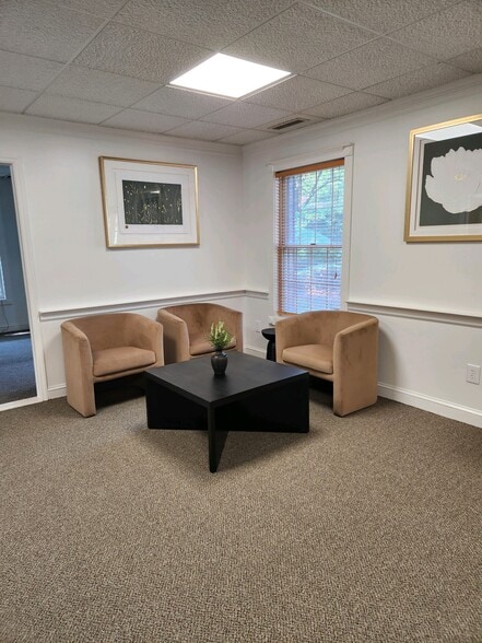 100 Stony Brook Ct, Newburgh, NY for lease - Interior Photo - Image 3 of 6