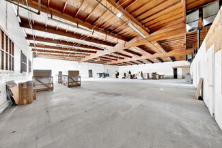 Plus de détails pour 7315 Greenbush Ave, North Hollywood, CA - Industriel à louer