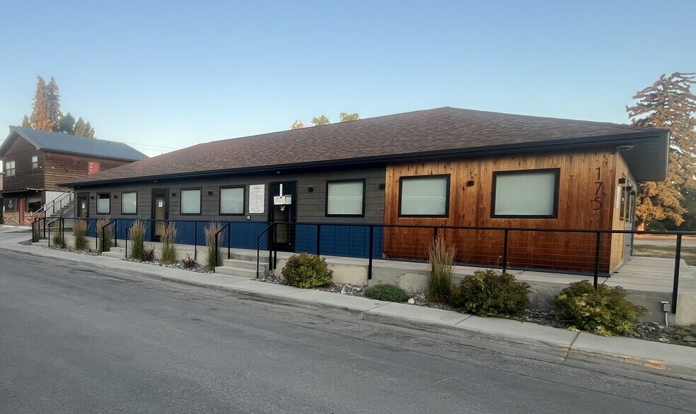 175 N 1st St, Lander, WY à louer - Photo du bâtiment - Image 3 de 10