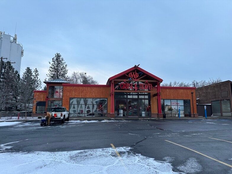 1314 S Grand Blvd, Spokane, WA for lease - Building Photo - Image 2 of 4