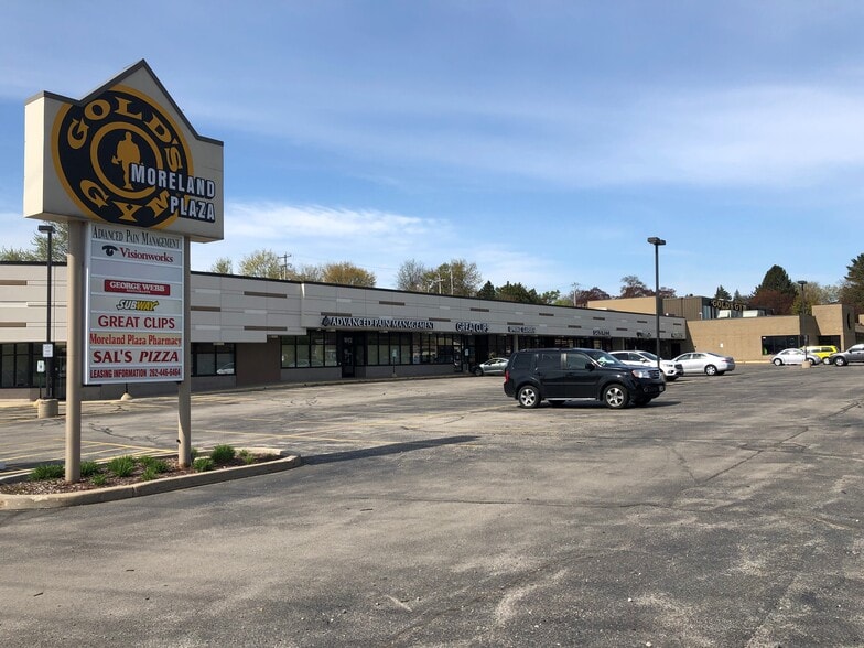 811-831 Moreland Blvd, Waukesha, WI for lease - Building Photo - Image 3 of 7