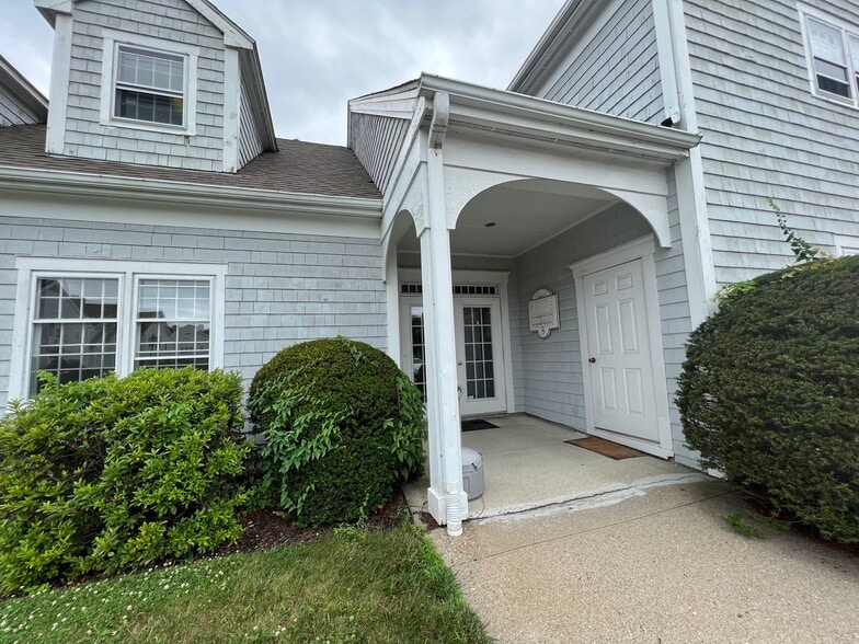 755 Main St, Monroe, CT for lease - Building Photo - Image 3 of 36