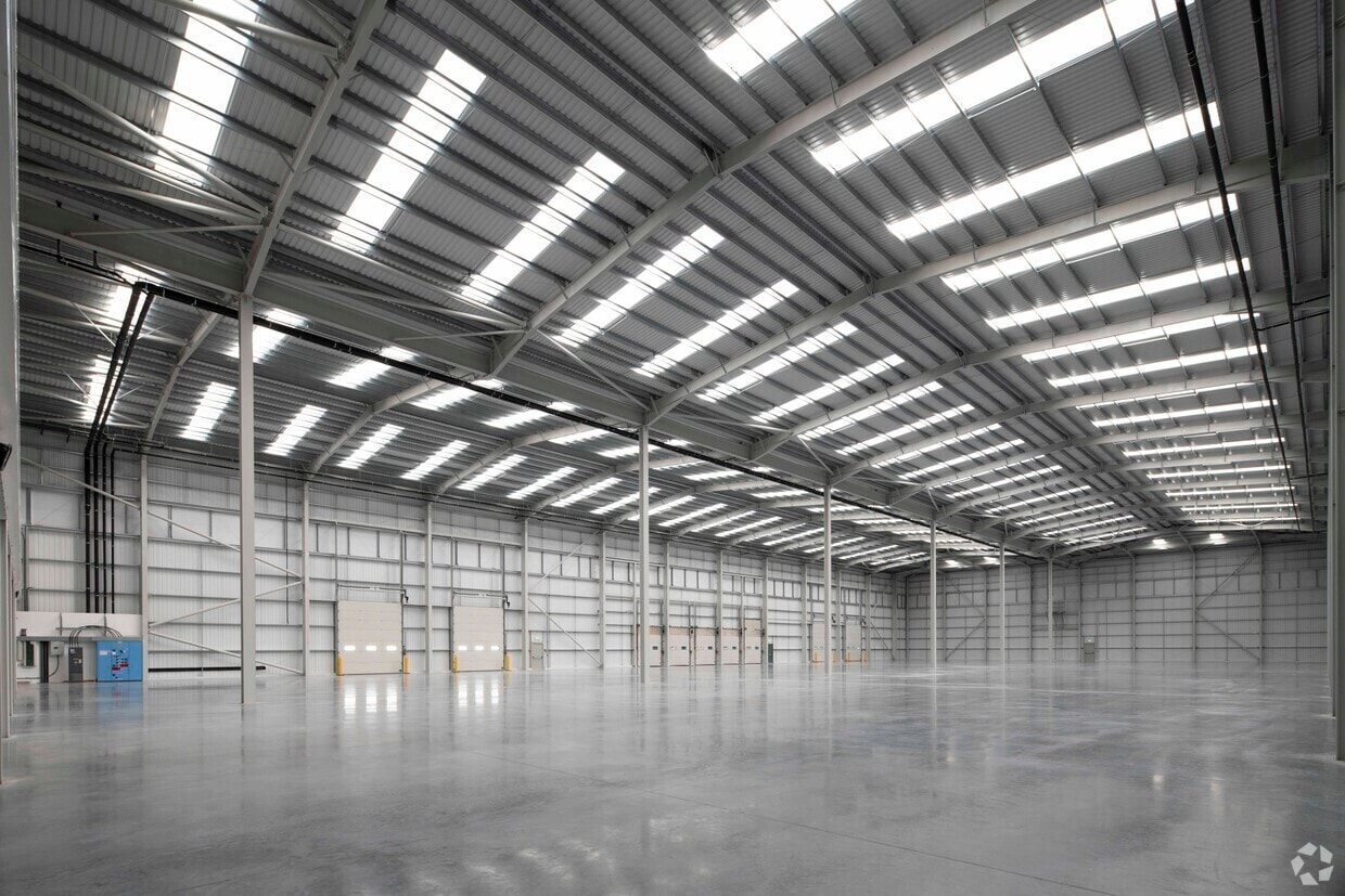 1-3 Test Ln, Southampton for lease Interior Photo- Image 1 of 22