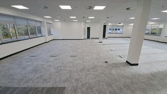 Plus de détails pour 2 Lyon Way, Camberley - Bureau à louer