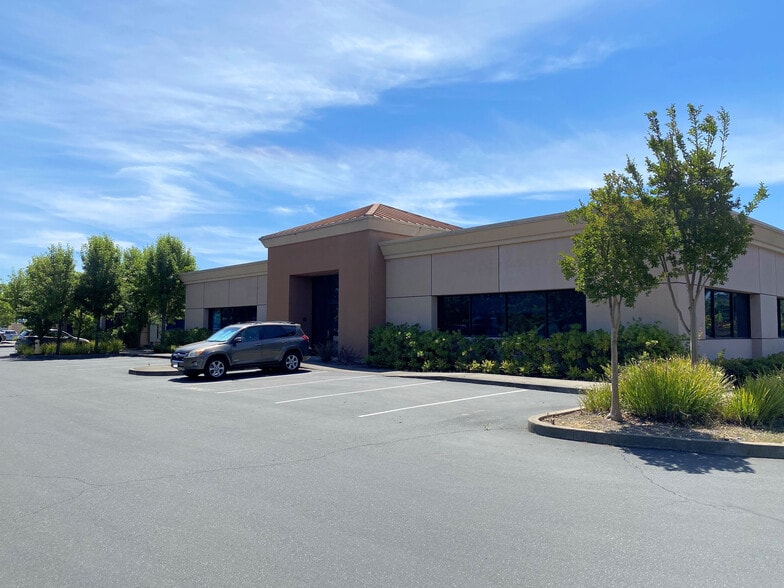 3765 Brickway Blvd, Santa Rosa, CA for lease - Building Photo - Image 1 of 3