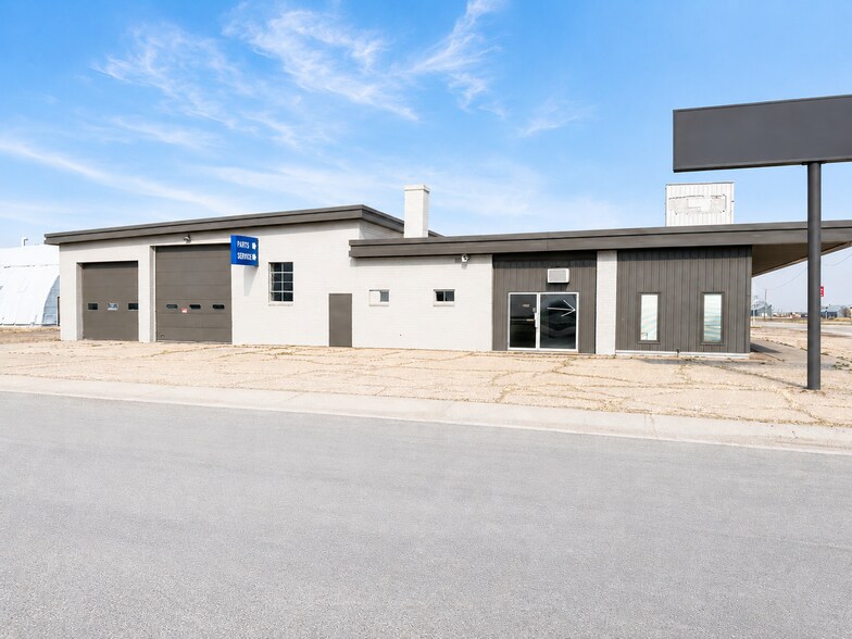 622 W 1st St, Julesburg, CO à vendre - Photo du bâtiment - Image 2 de 23