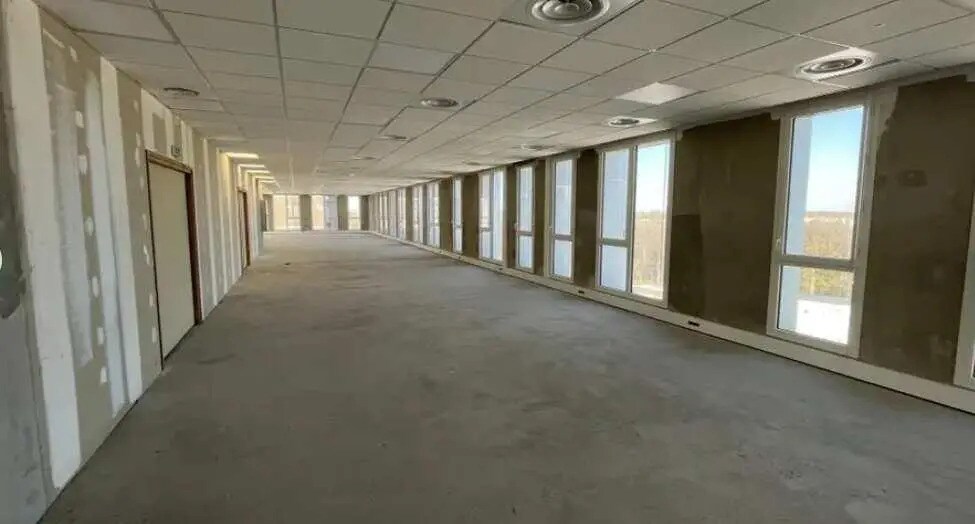 Bureau dans Champs-sur-Marne à vendre - Photo du bâtiment - Image 3 de 24