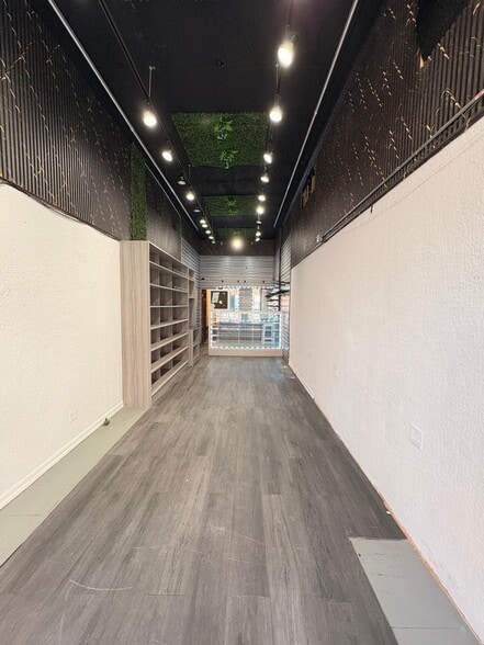1727 Second Ave, New York, NY for lease - Building Photo - Image 3 of 14