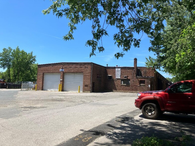 227 Arlington St, Framingham, MA for lease - Building Photo - Image 2 of 4