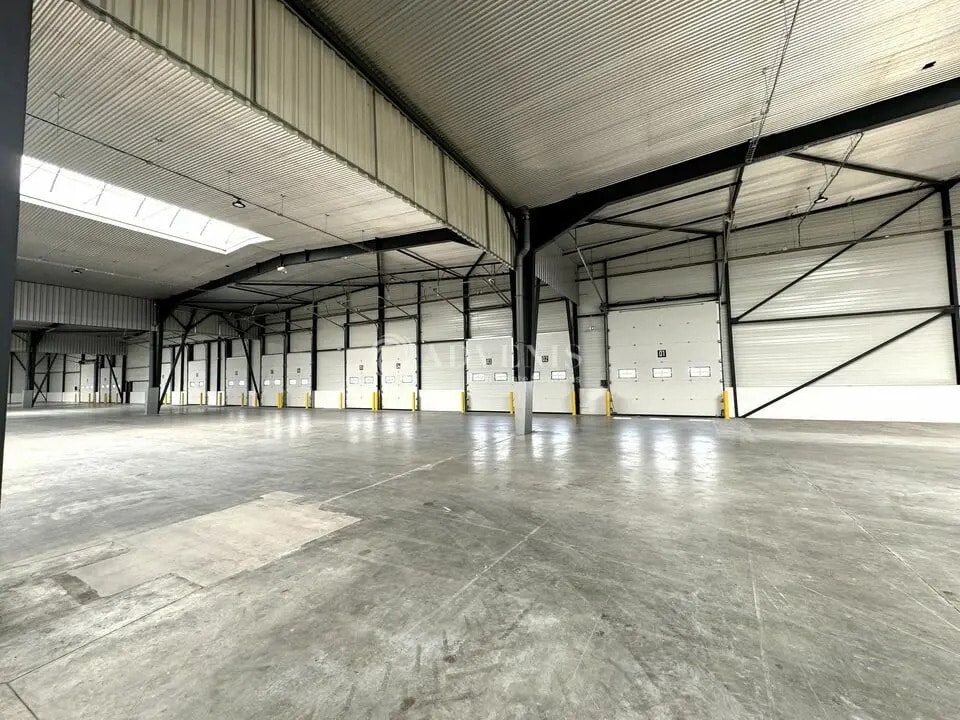 Industriel dans Goussainville à louer Photo intérieure- Image 1 de 5