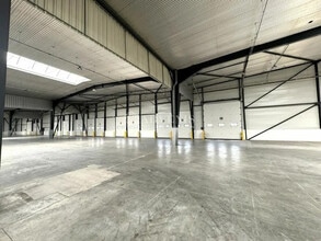 Industriel dans Goussainville à louer Photo intérieure- Image 1 de 5