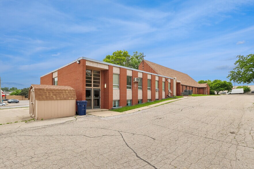 4323 Douglas Ave, Des Moines, IA à vendre - Photo du bâtiment - Image 2 de 11
