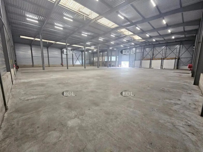 Industrial in Vitry-sur-Seine for lease - Building Photo - Image 2 of 17
