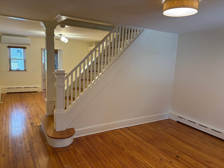 7719 Germantown Ave, Philadelphia, PA à louer - Photo du bâtiment - Image 2 de 17
