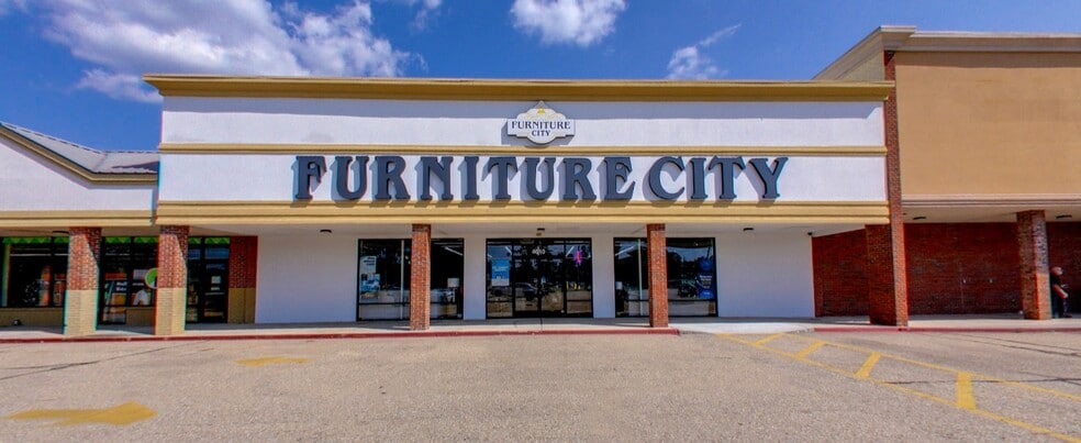 4000 Pontchartrain Dr, Slidell, LA for lease - Building Photo - Image 3 of 9