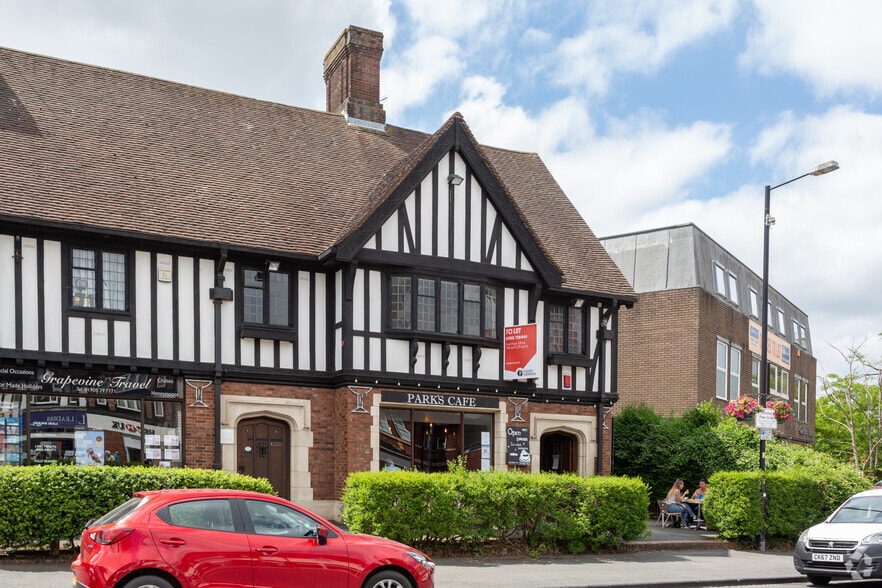 12 Victoria Square, Droitwich for lease - Building Photo - Image 3 of 4