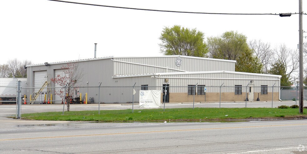 2560 W Morris St, Indianapolis, IN for lease - Primary Photo - Image 1 of 5