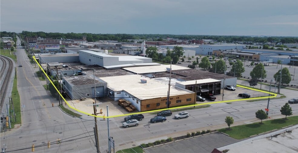 210 Hall St SW, Grand Rapids, MI for sale - Building Photo - Image 1 of 10