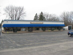 2436 Glendale Ave, Howard, WI for lease Building Photo- Image 2 of 6