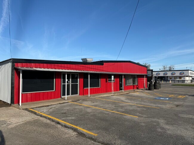 More details for 2510 S 4th St, Beaumont, TX - Retail for Lease