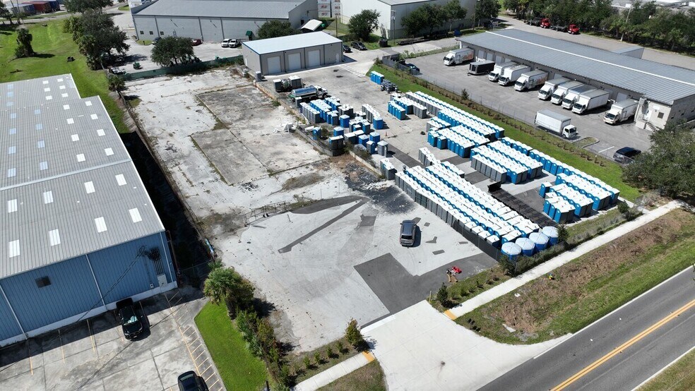 1922 Tampa East Blvd, Tampa, FL for lease - Building Photo - Image 2 of 8