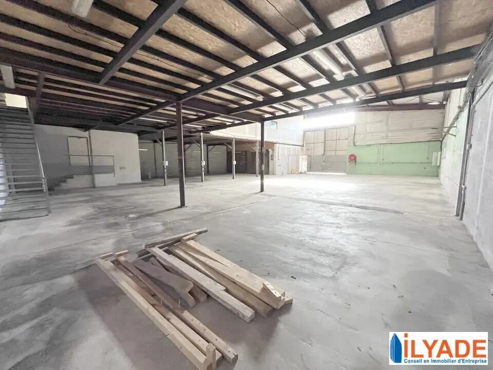 Flex in Aubagne for lease Building Photo- Image 1 of 7