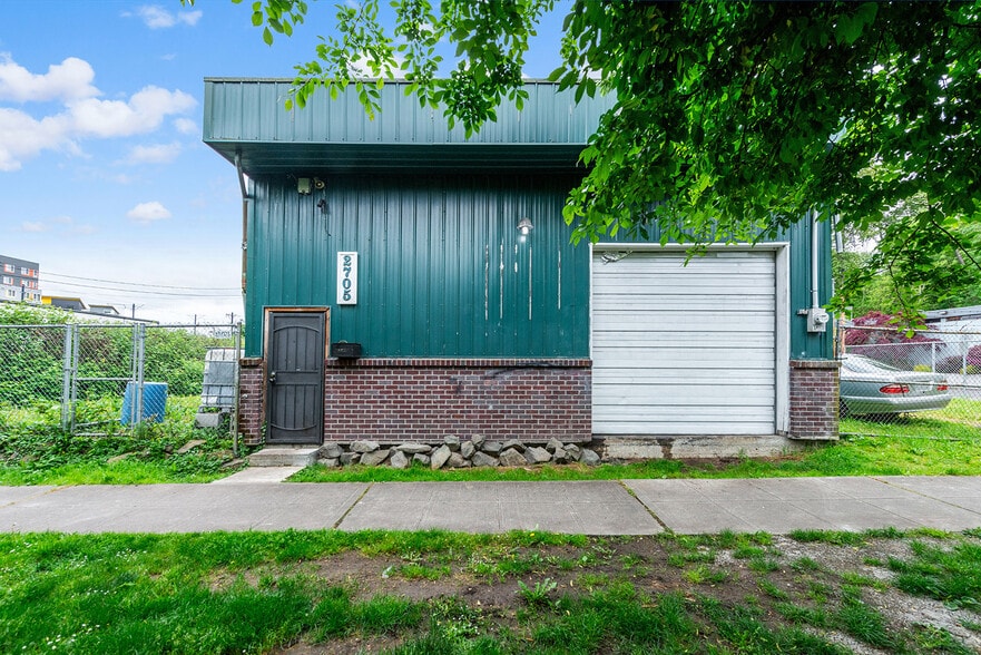 2705 S Winthrop St, Seattle, WA for sale - Building Photo - Image 2 of 5