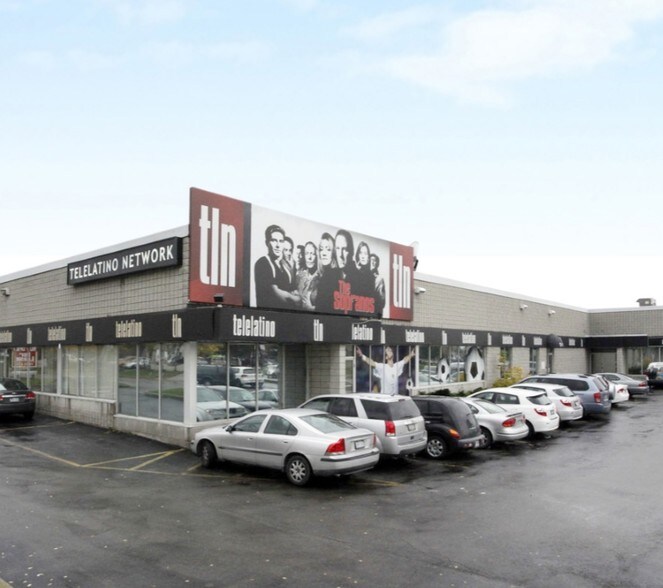 5125 Steeles Ave W, Toronto, ON à louer - Photo du bâtiment - Image 3 de 3