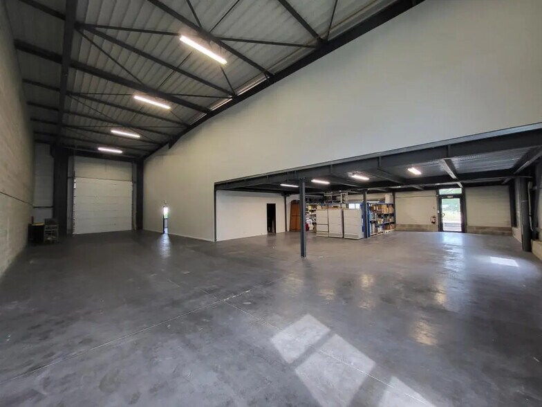 290 Rue Ferdinand Perrier, Saint-Priest à louer - Photo intérieure - Image 2 de 4