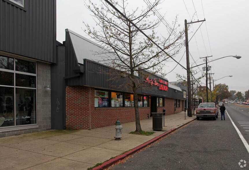 3301 Rhode Island Ave, Mount Rainier, MD à louer - Photo du bâtiment - Image 2 de 8
