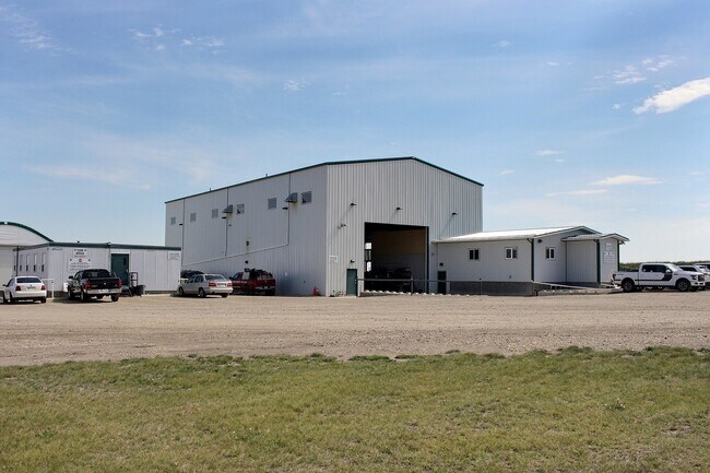 Plus de détails pour 3001 - 23 Street, Didsbury, AB - Industriel à vendre