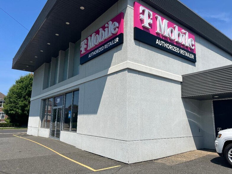 299 Route 1, Edison, NJ à louer - Photo du bâtiment - Image 3 de 4
