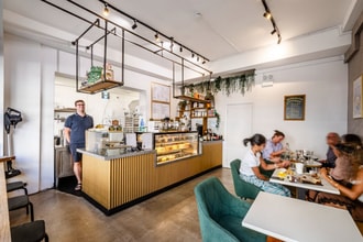 146-148 Battersea High St, London for lease Interior Photo- Image 1 of 2