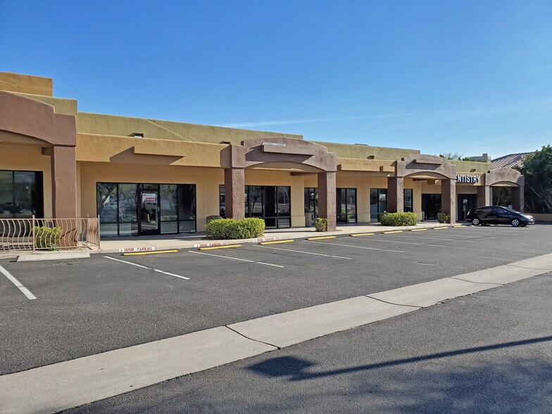 16425 E Palisades Blvd, Fountain Hills, AZ à louer - Photo du bâtiment - Image 2 de 2