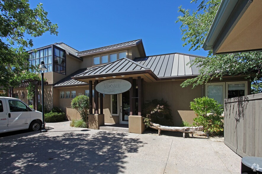 3882 Mayberry Dr, Reno, NV à louer - Photo du bâtiment - Image 3 de 3