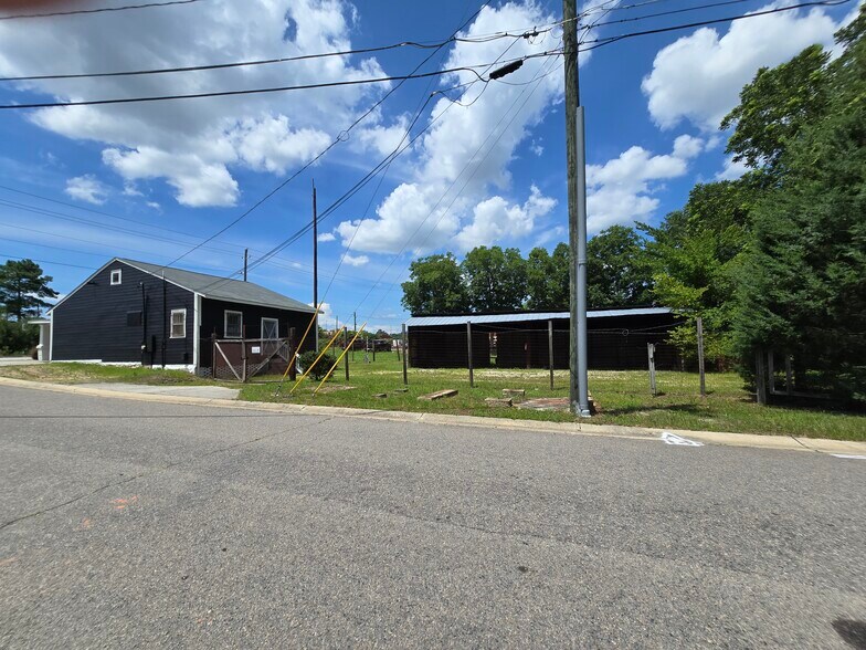 325 Winslow St, Fayetteville, NC à louer - Photo du bâtiment - Image 2 de 11