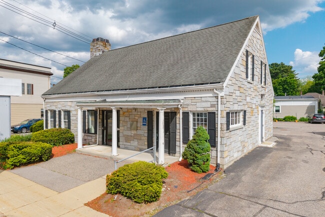 Plus de détails pour 818 Washington St, Holliston, MA - Commerce de détail aux enchères