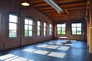 3143 W 33rd St, Cleveland OH - Loft